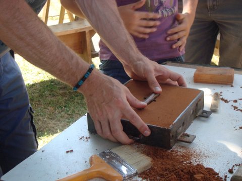 Atelier moulage festival des forgaes d'Etouars